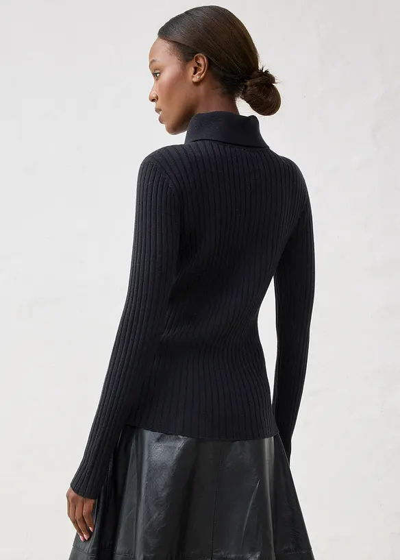 Feinstrickpullover aus Merinowolle in schwarz von hinten (im Anschnitt) - bonprix