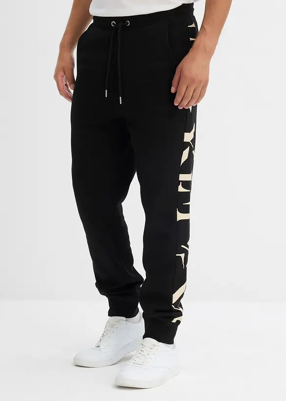 Jogginghose, Regular Fit in schwarz von vorne - bonprix