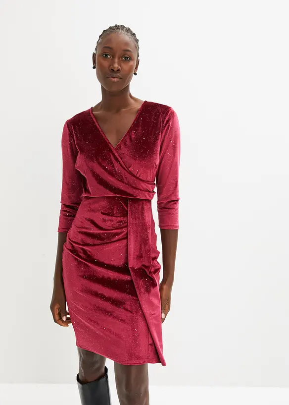 Kleid aus Glitzersamt in Wickeloptik in rot von vorne (Totalaufnahme) - bonprix