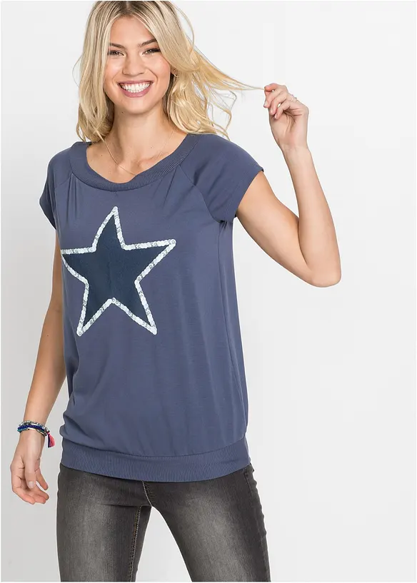 Shirt mit Sternenprint in blau von vorne (im Anschnitt) - bonprix