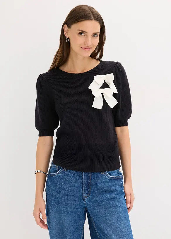 Pullover mit Schleifen-Applikation in schwarz von vorne (im Anschnitt) - bonprix Pullover mit Schleifen-Applikation in schwarz von vorne (im Anschnitt) - bonprix