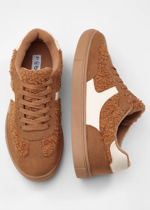 Gefütterter Sneaker im Retrolook in braun - bonprix