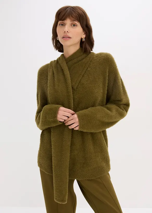Oversize-Pullover mit Schal in grün von vorne (im Anschnitt) - bonprix