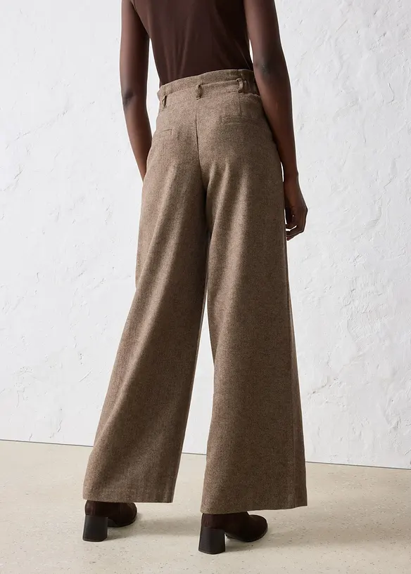 Weite Bundfaltenhose mit weichem Wollanteil in braun von hinten - bonprix Weite Bundfaltenhose mit weichem Wollanteil in braun von hinten - bonprix