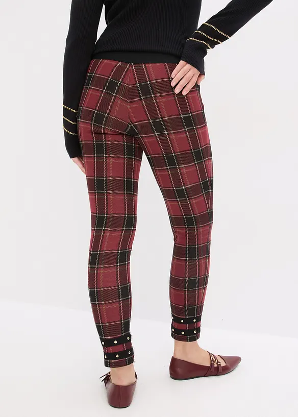 Jeggings mit Goldnieten in rot von hinten - bonprix
