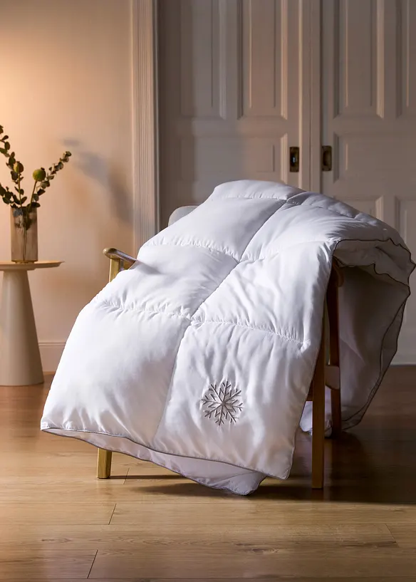 Bettdecke Daunen Touch Schneeflocke extrawarm in weiß (Ambiente) - bonprix Bettdecke Daunen Touch Schneeflocke extrawarm in weiß (Ambiente) - bonprix