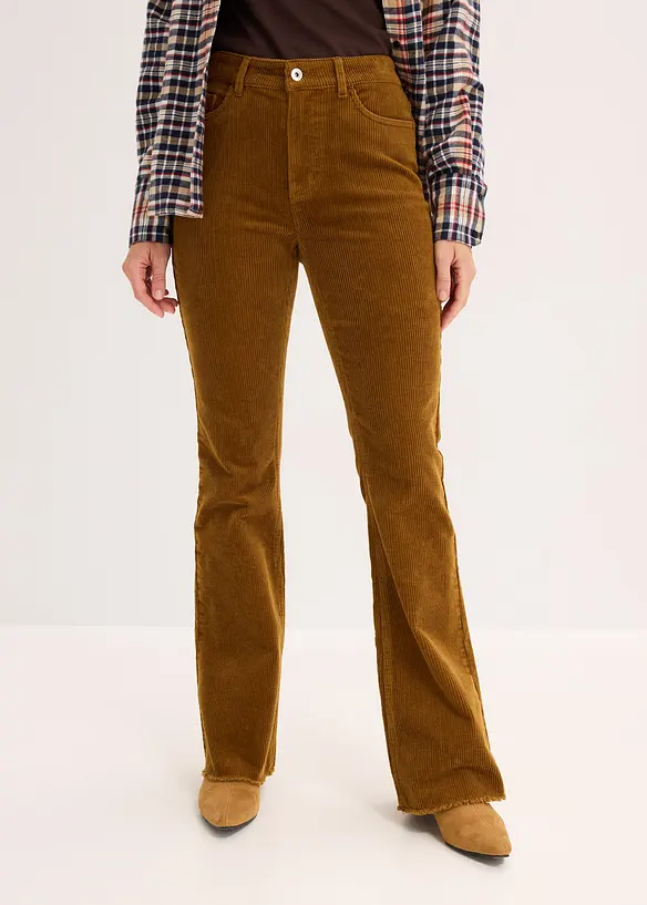 Ausgestellte Cordhose aus Baumwoll-Mix in braun von vorne - bonprix