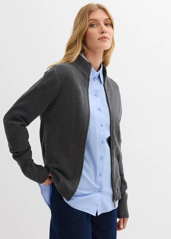 Strickjacke aus reiner Bio-Baumwolle in grau von vorne (im Anschnitt) - bonprix Strickjacke aus reiner Bio-Baumwolle in grau von vorne (im Anschnitt) - bonprix