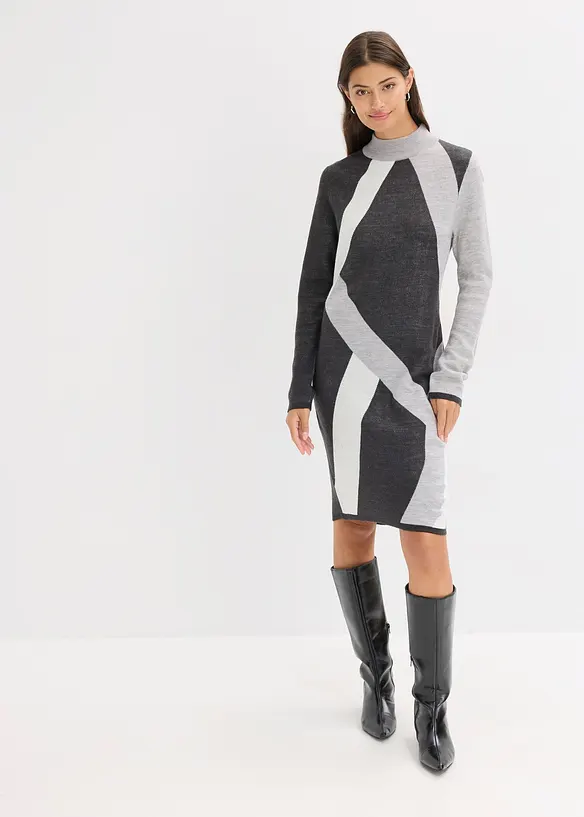 Jacquard-Strickkleid mit modernen Streifen in grau von vorne (Totalaufnahme) - bonprix Jacquard-Strickkleid mit modernen Streifen in grau von vorne (Totalaufnahme) - bonprix