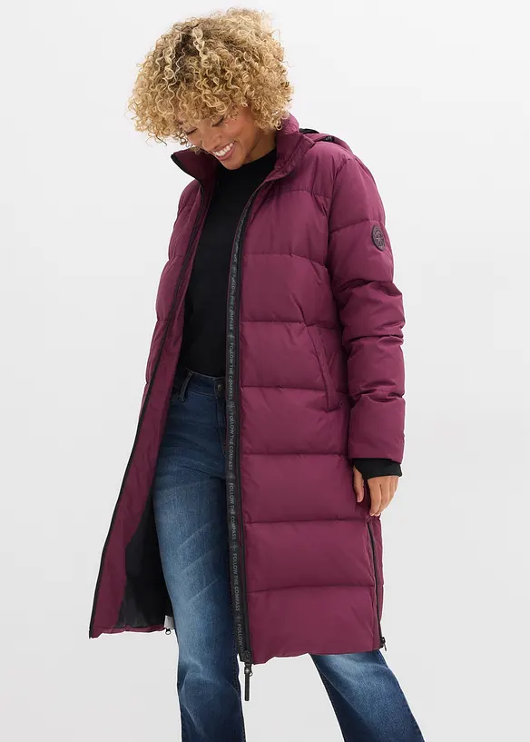 Daunenmantel mit recycelter Daune in lila von vorne (Totalaufnahme) - bonprix Daunenmantel mit recycelter Daune in lila von vorne (Totalaufnahme) - bonprix
