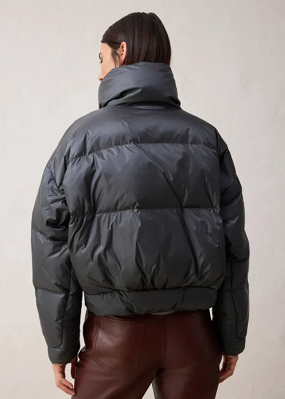 Daunenjacke mit recycelten Daunen in grau von hinten (im Anschnitt) - bonprix