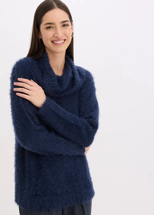 Rollkragenpullover aus weichem Federgarn in blau von vorne (im Anschnitt) - bonprix Rollkragenpullover aus weichem Federgarn in blau von vorne (im Anschnitt) - bonprix