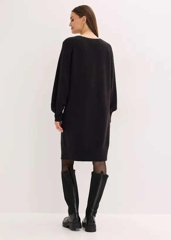Kurzes Strickkleid mit Pufferärmeln in schwarz von hinten (Totalaufnahme) - bonprix