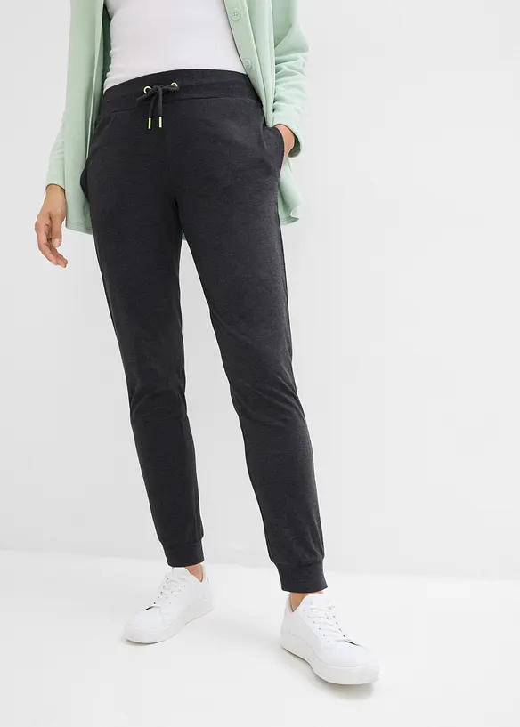 Jogginghose mit elastischen Bund in schwarz von vorne - bonprix Jogginghose mit elastischen Bund in schwarz von vorne - bonprix