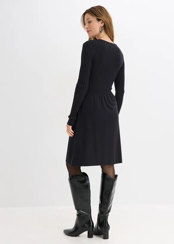 Strickkleid aus Viskose-Mix in schwarz von hinten (Totalaufnahme) - bonprix