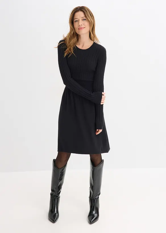 Strickkleid aus Viskose-Mix in schwarz von vorne (Totalaufnahme) - bonprix