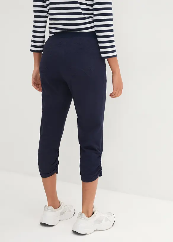 Capri-Hose aus elastischem Baumwoll-Mix in blau von hinten - bonprix