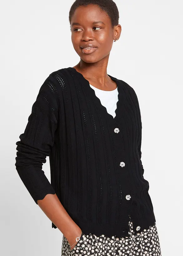 Kurze Ajour-Strickjacke in schwarz von vorne (im Anschnitt) - bonprix Kurze Ajour-Strickjacke in schwarz von vorne (im Anschnitt) - bonprix