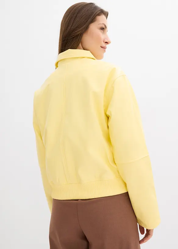 Kurze Lederimitat-Jacke in gelb von hinten (im Anschnitt) - bonprix
