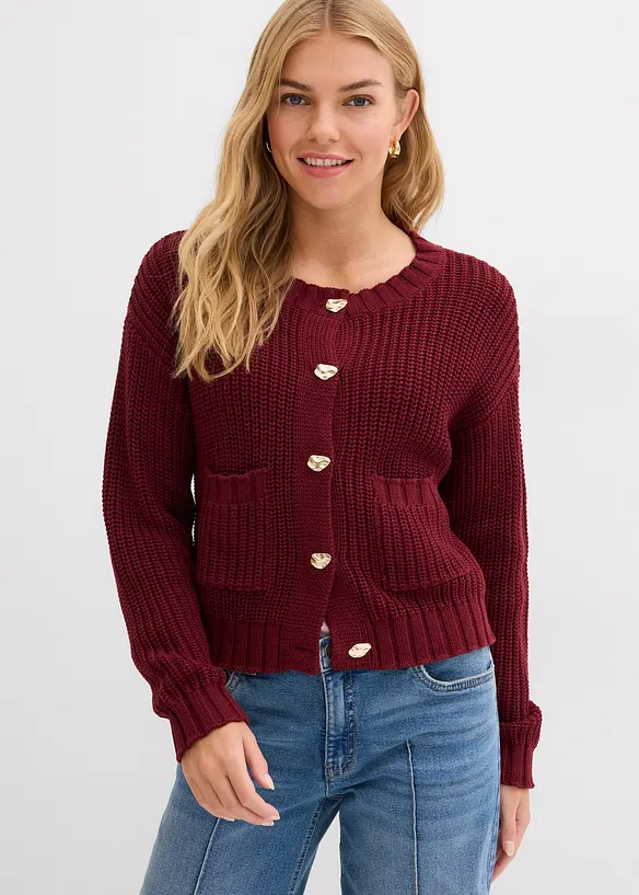 Grobstrickjacke mit gehämmerten Knöpfen in rot von vorne (im Anschnitt) - bonprix Grobstrickjacke mit gehämmerten Knöpfen in rot von vorne (im Anschnitt) - bonprix