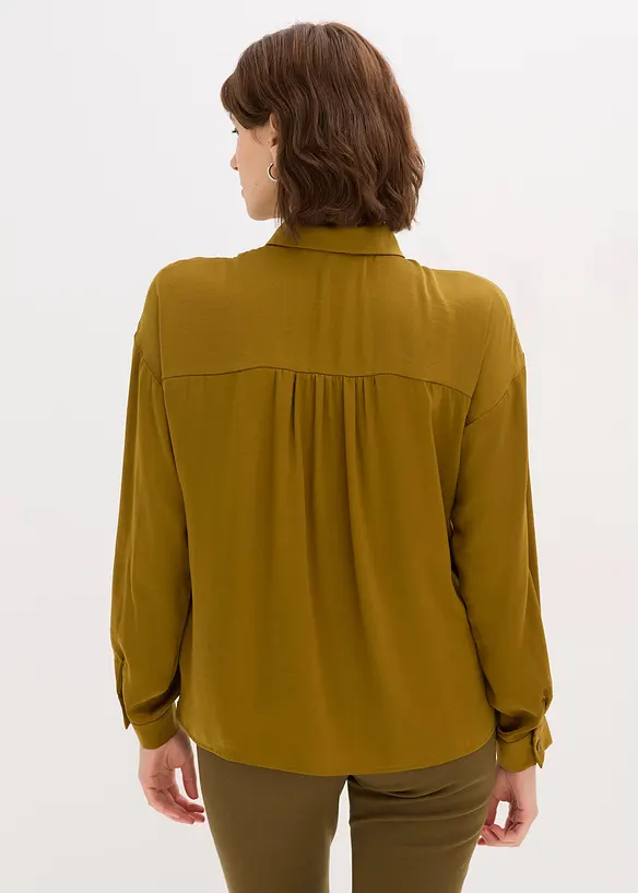 Hemdbluse aus fließendem Satin in grün von hinten (im Anschnitt) - bonprix