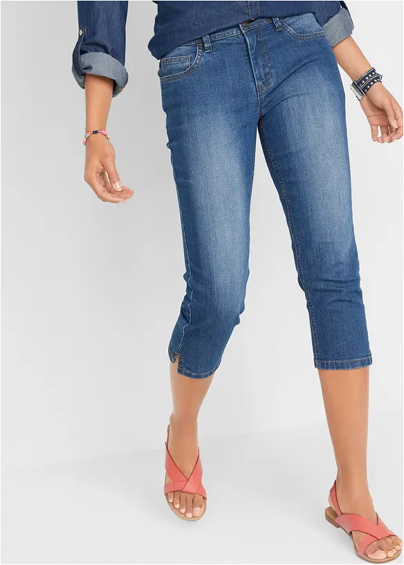 Capri-Jeans Mid Waist, mit Gürtelschlaufen in blau von vorne - bonprix Capri-Jeans Mid Waist, mit Gürtelschlaufen in blau von vorne - bonprix