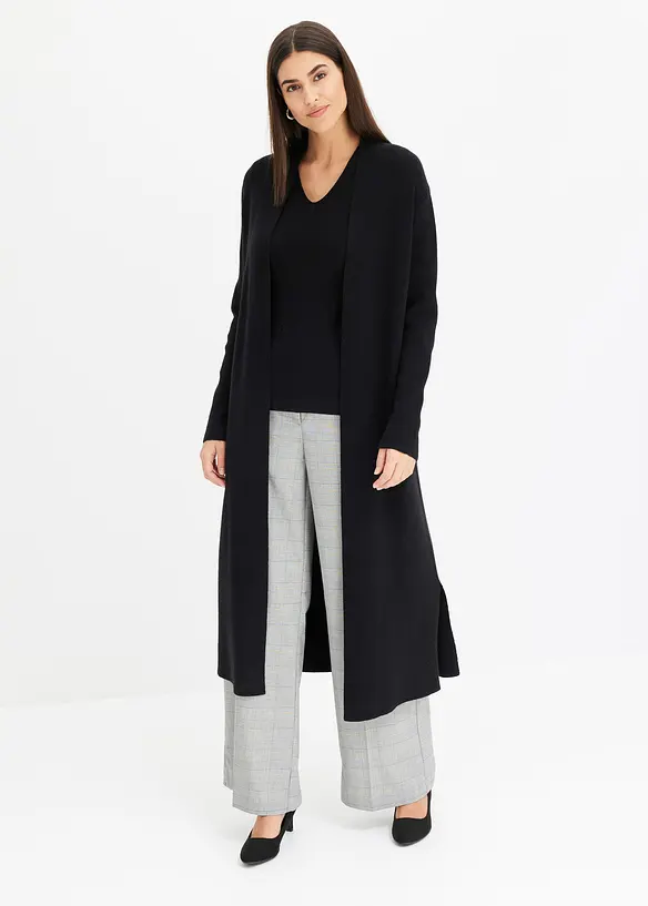 Longstrickjacke mit Viskose in schwarz von vorne (im Anschnitt) - bonprix