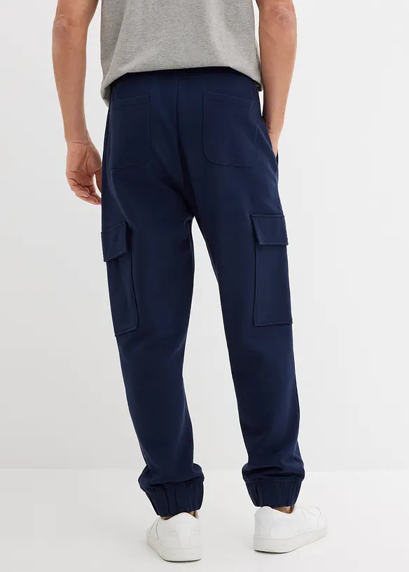 Jogginghose mit Cargotaschen, Loose Fit in blau von hinten - bonprix Jogginghose mit Cargotaschen, Loose Fit in blau von hinten - bonprix