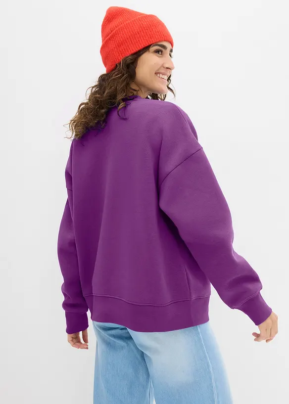 Oversize-Sweatshirt in lila von hinten (im Anschnitt) - bonprix Oversize-Sweatshirt in lila von hinten (im Anschnitt) - bonprix
