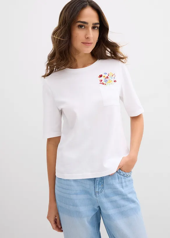 T-Shirt aus reiner Bio-Baumwolle mit Stickerei in weiß von vorne (im Anschnitt) - bonprix