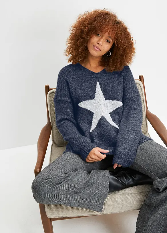 Pullover mit Stern in blau von vorne (im Anschnitt) - bonprix Pullover mit Stern in blau von vorne (im Anschnitt) - bonprix
