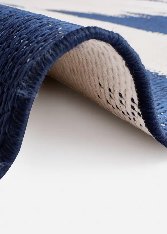 In-und Outdoor Wende-Teppich mit graphischer Musterung in blau (Detailaufnahme) - bonprix