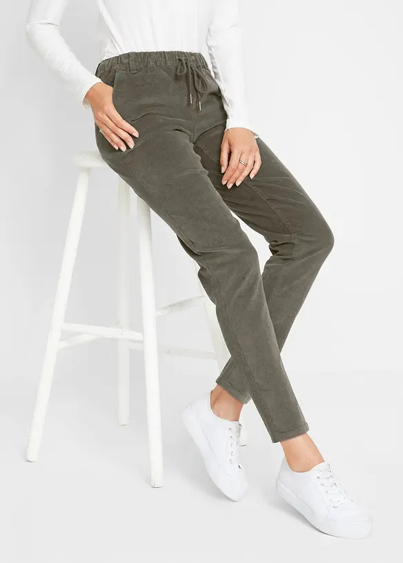 Cordhose mit Bequembund aus Baumwoll-Mix in grün von vorne - bonprix Cordhose mit Bequembund aus Baumwoll-Mix in grün von vorne - bonprix