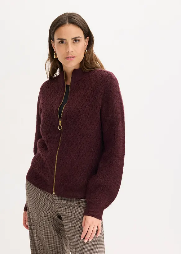 Strickjacke mit Zopfmuster in rot von vorne (im Anschnitt) - bonprix Strickjacke mit Zopfmuster in rot von vorne (im Anschnitt) - bonprix