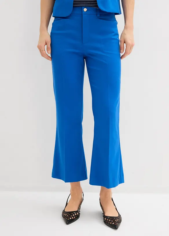 Ausgestellte 7/8 Hose mit dekorativem Knopf in blau von vorne - bonprix Ausgestellte 7/8 Hose mit dekorativem Knopf in blau von vorne - bonprix