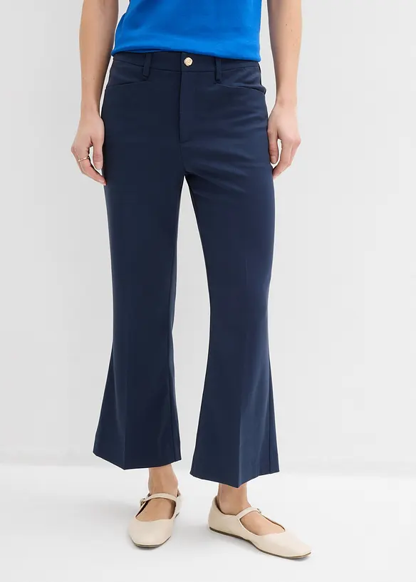 Ausgestellte 7/8 Hose mit dekorativem Knopf in blau von vorne - bonprix Ausgestellte 7/8 Hose mit dekorativem Knopf in blau von vorne - bonprix