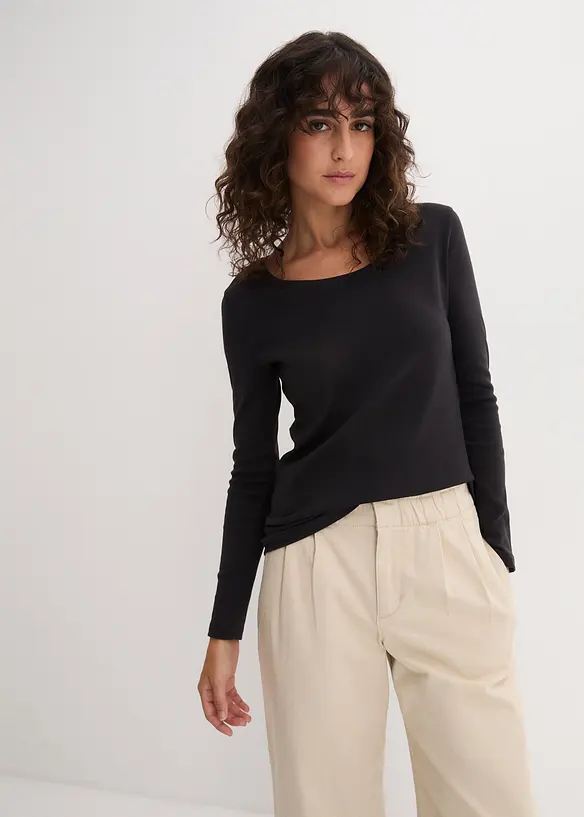 Langarmshirt aus reiner Bio-Baumwolle in schwarz von vorne (im Anschnitt) - bonprix