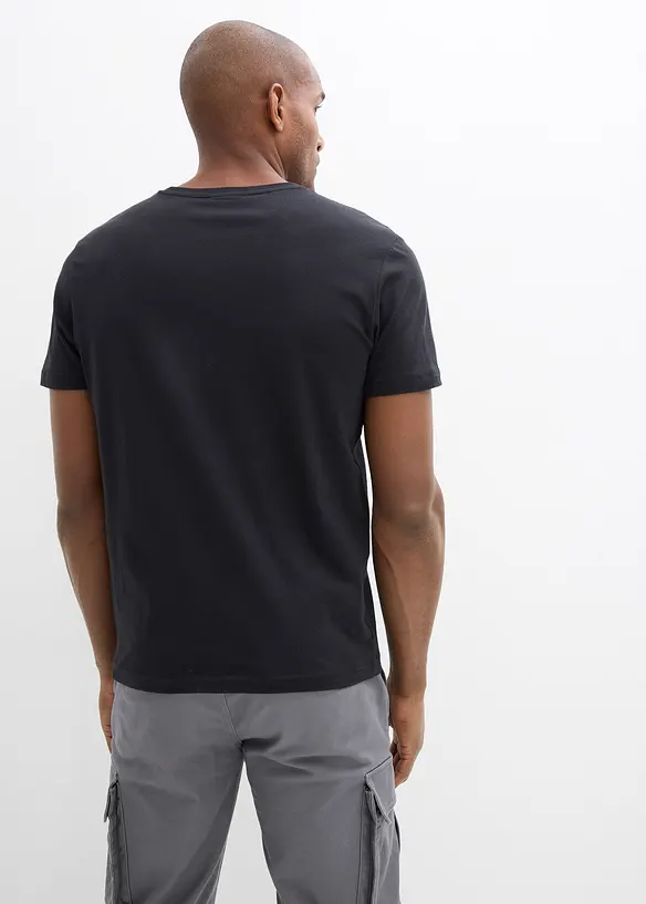 T-Shirt in Regular Fit (3er Pack) in schwarz von hinten (im Anschnitt) - bonprix