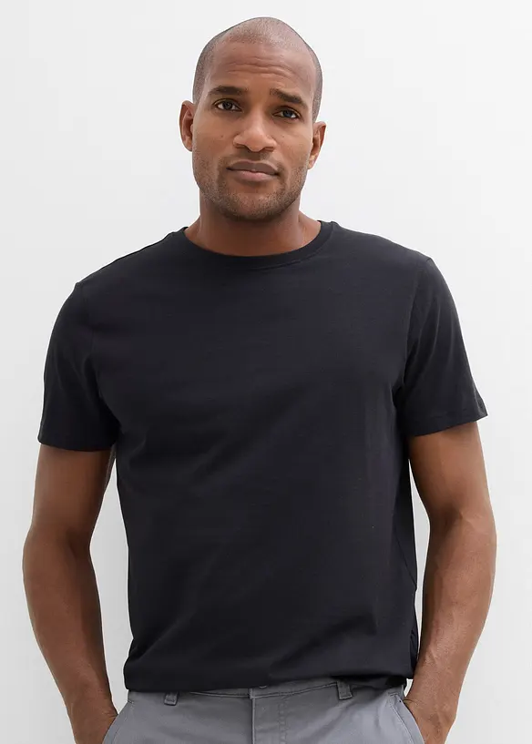 T-Shirt in Regular Fit (3er Pack) in schwarz von vorne (im Anschnitt) - bonprix