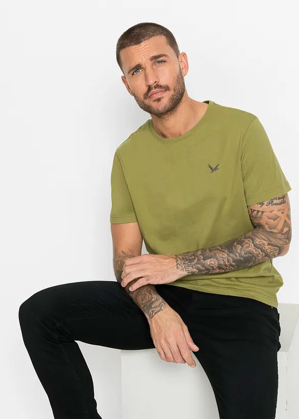 T-Shirt in Regular Fit (3er Pack) in grün von vorne (im Anschnitt) - bonprix