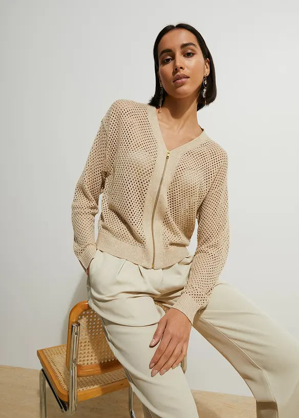Ajour-Strickjacke mit Glitzereffekt in beige von vorne (im Anschnitt) - bonprix Ajour-Strickjacke mit Glitzereffekt in beige von vorne (im Anschnitt) - bonprix