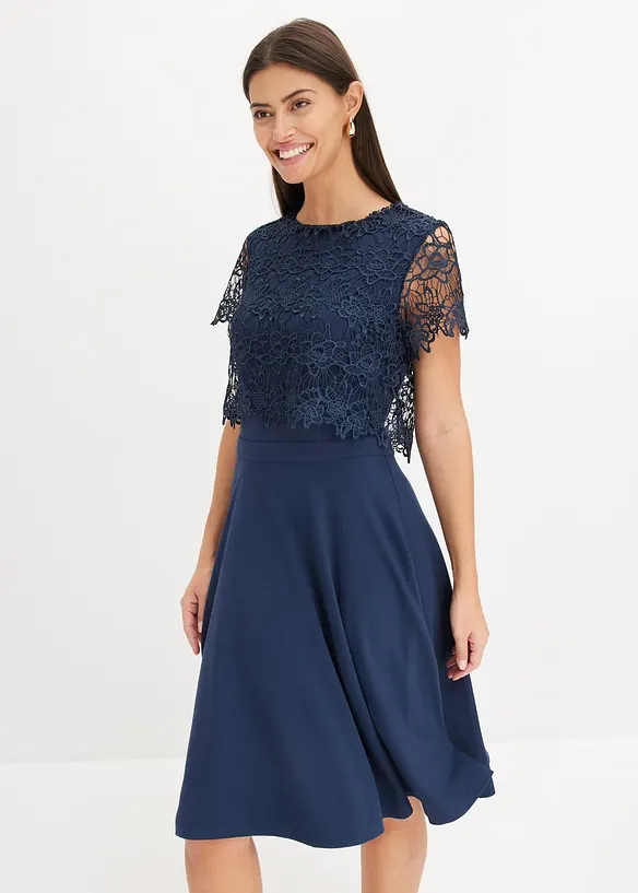 Midikleid mit Spitze in blau von vorne (Totalaufnahme) - bonprix Midikleid mit Spitze in blau von vorne (Totalaufnahme) - bonprix