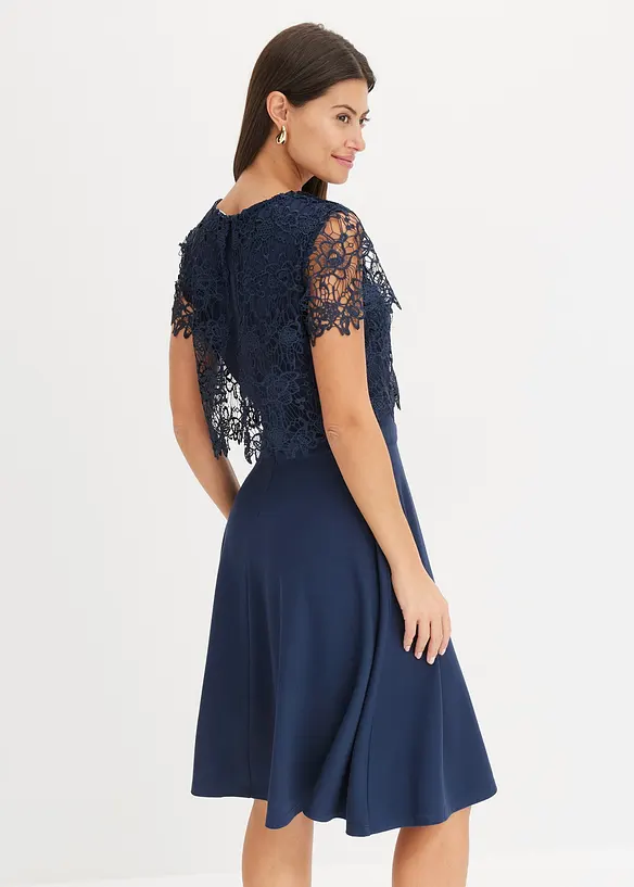 Midikleid mit Spitze in blau von hinten (Totalaufnahme) - bonprix Midikleid mit Spitze in blau von hinten (Totalaufnahme) - bonprix