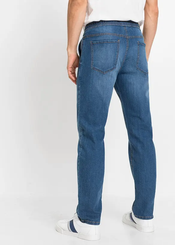 Leichte Regular-Fit Schlupfjeans mit Dehnbund, Straight in blau von hinten - bonprix