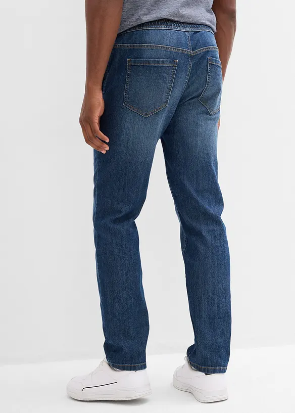 Leichte Regular-Fit Schlupfjeans mit Dehnbund, Straight in blau von hinten - bonprix