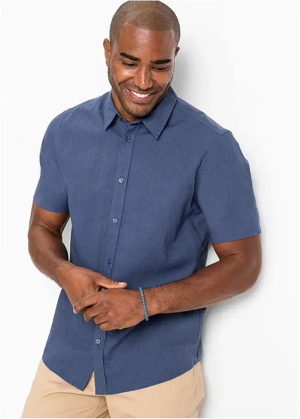 Kurzarmhemd aus Leinen-Mix in Regular Fit in blau von vorne (im Anschnitt) - bonprix