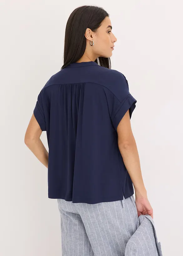 Shirtbluse aus softem Viskose Mix in blau von hinten (im Anschnitt) - bonprix Shirtbluse aus softem Viskose Mix in blau von hinten (im Anschnitt) - bonprix
