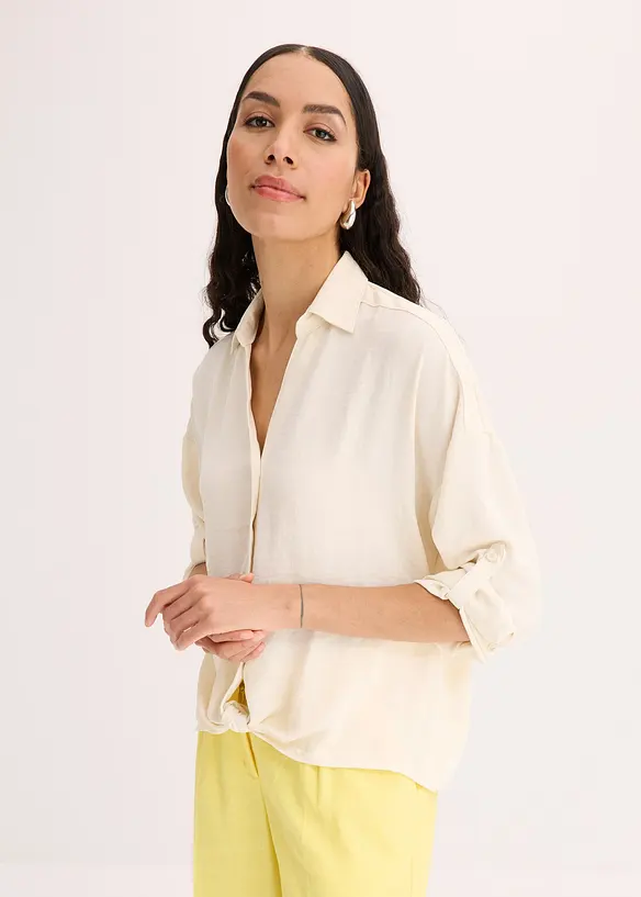 Bluse aus leichtem Crêpe in beige von vorne (im Anschnitt) - bonprix