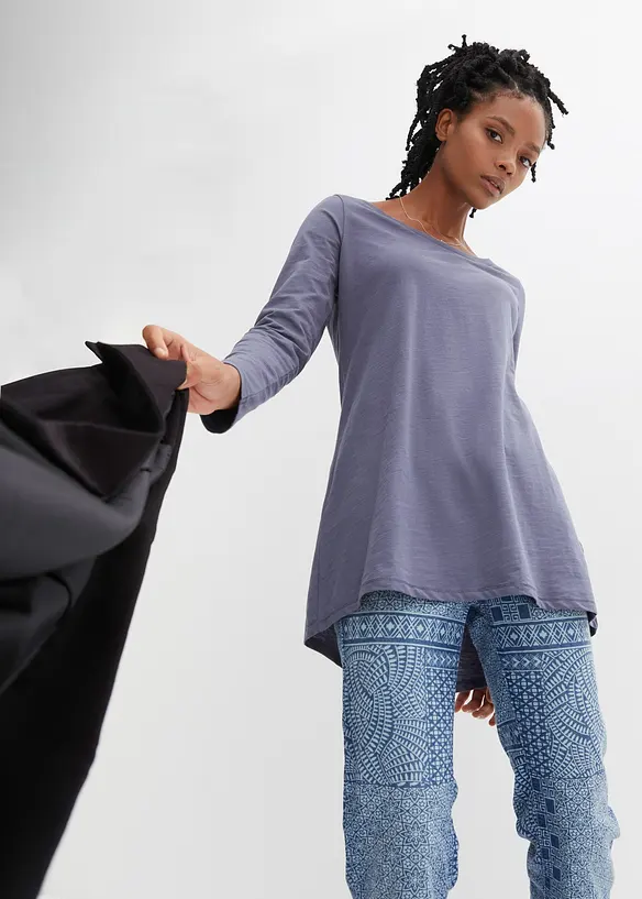 Langarmshirt aus leichtem Slub-Jersey-Material in blau von vorne (im Anschnitt) - bonprix