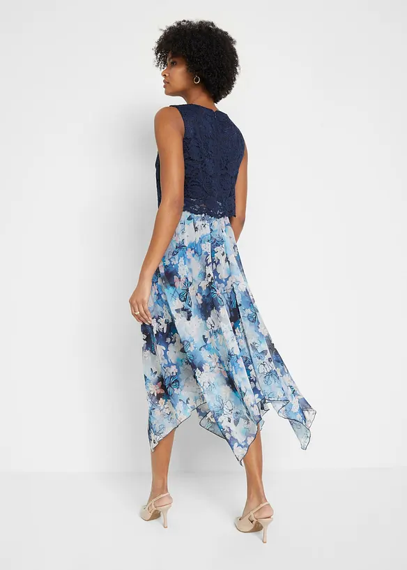 Chiffonkleid mit feiner Spitze in blau von hinten (Totalaufnahme) - bonprix Chiffonkleid mit feiner Spitze in blau von hinten (Totalaufnahme) - bonprix